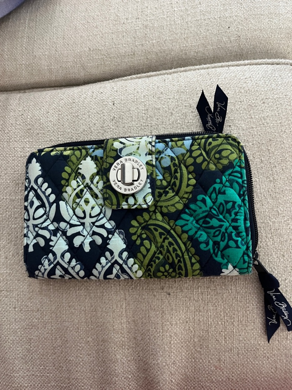 Vera Bradley clutch wallet cotton quilted silver turn lock all round zipper NWT